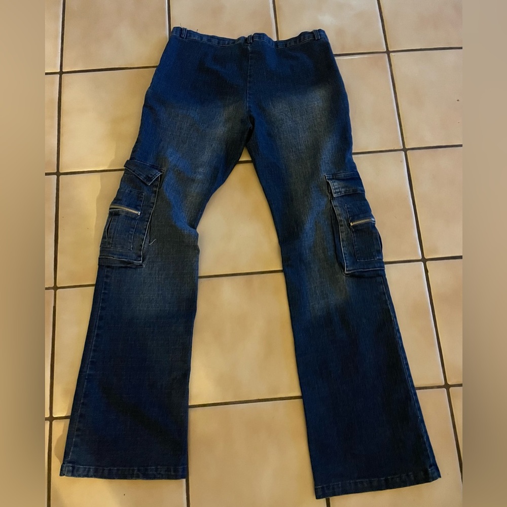 Bébé women’s cargo jeans